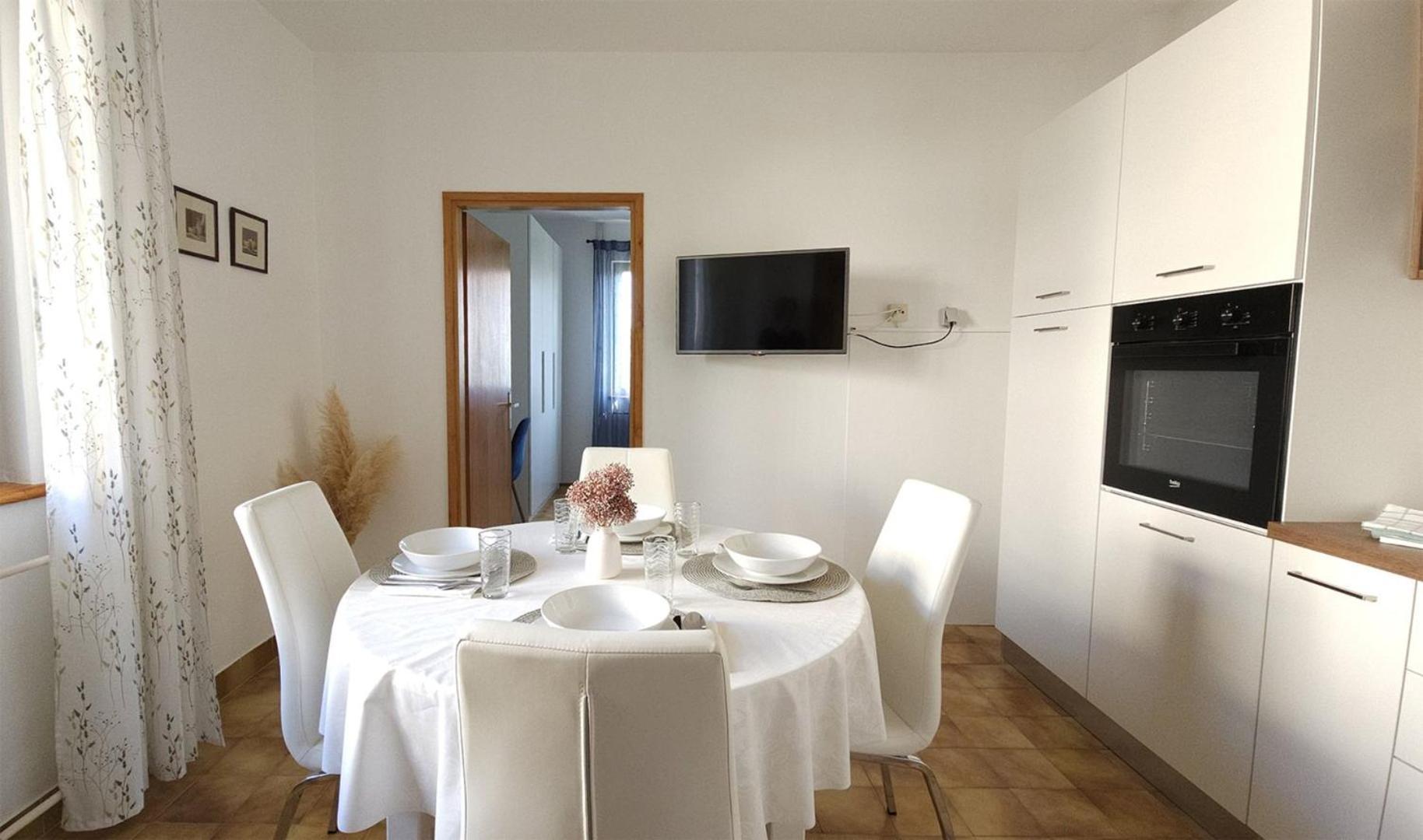 Apartment Jole - A4 -Two Bedrooms - Close To The City Center Poreč Kültér fotó
